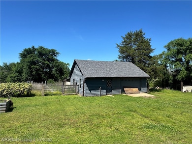 21686 Cedar Hill Dr, Howe, OK 74940 - photo 6