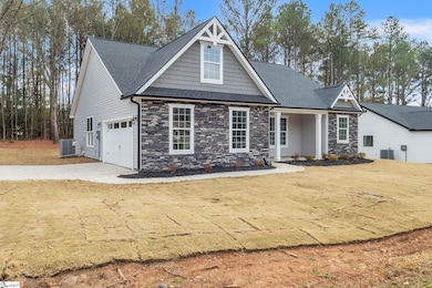 121 Ashley Dr, Pelzer, SC 29669 - photo 2