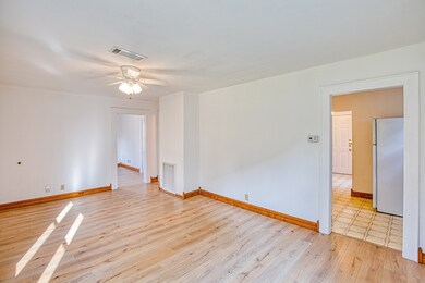 10940 Lasso Ln, Houston, TX 77079 - photo 6