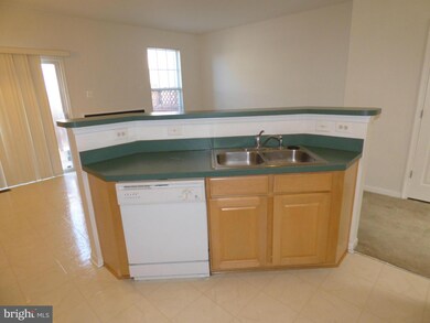 21160 Camomile Ct unit 119, Germantown, MD 20876 - photo 4
