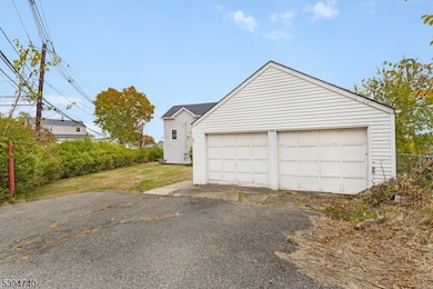 481 Preakness Ave, Paterson, NJ 07502 - photo 4