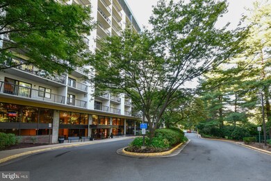 Lakeside Plaza Condominium unit 513, Baileys Crossroads, VA 22041 - photo 5