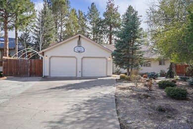21075 Lost Valley Ct, Bend, OR 97702 - photo 4