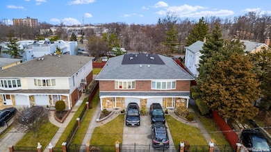 155-09 Locke Ave unit 1st Fl, Flushing, NY 11357 - photo 2