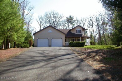 154 Chipperfield Dr, Effort, PA 18330 - photo 2