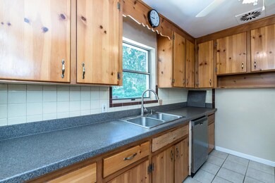 6921 East Rd, Jacksonville, FL 32216 - photo 4