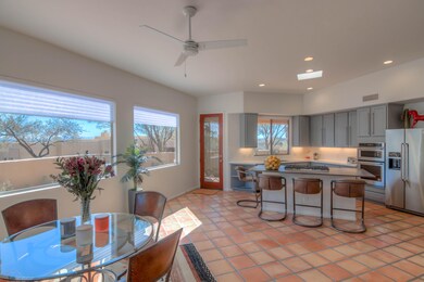 29 Kitchen photo e