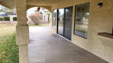 17998 Pebble Beach Dr, Victorville, CA 92395 - photo 4