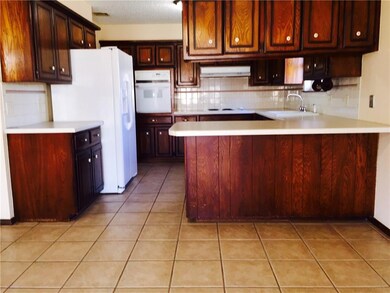 Large and work-friendly kitchen.  Plenty of room f
