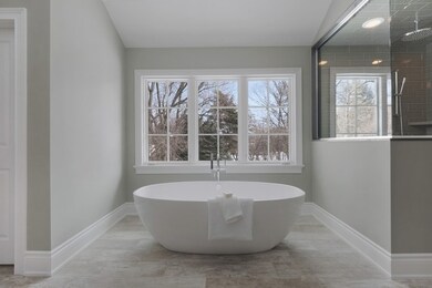 621 Wissing Ln, Glenview, IL 60025 - photo 2