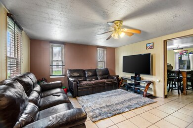 272 N Ross St, Columbus, IN 47201 - photo 7