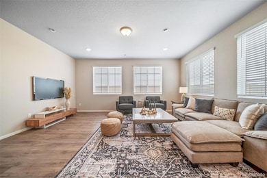 10165 Scranton Ct, Commerce City, CO 80022 - photo 4