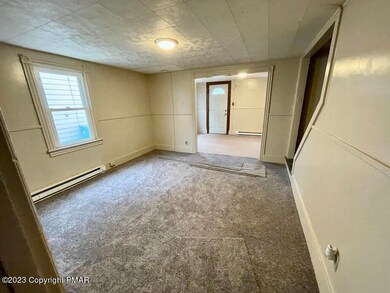 367 East Aly N, Lehighton, PA 18235 - photo 4