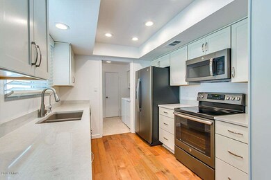 ManhattonKitchenClose