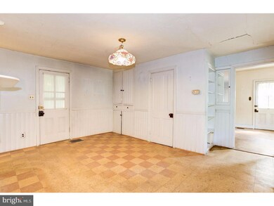 1405 Bridgeboro Rd, Beverly, NJ 08010 - photo 3