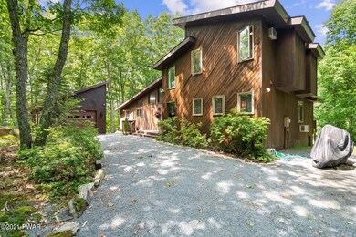 807 Overlook Ct, Lords Valley, PA 18428 - photo 3