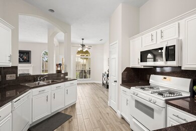 8518 Split Branch Ln, Houston, TX 77095 - photo 6