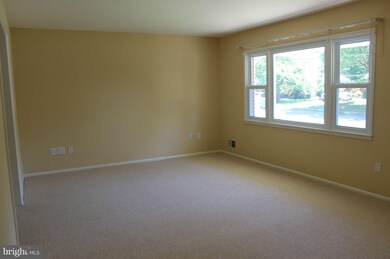 7422 Convair Dr, Alexandria, VA 22306 - photo 4