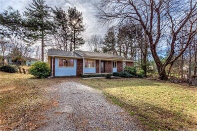 Large, flat front yard with plentiful off street p