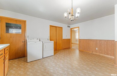 1114 Pekin St, Lincoln, IL 62656 - photo 7