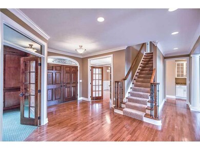 Entry/Foyer.