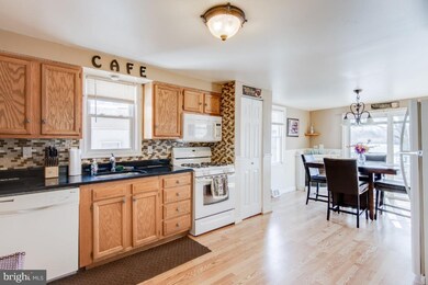 43 Waterview Rd, Dundalk, MD 21222 - photo 2