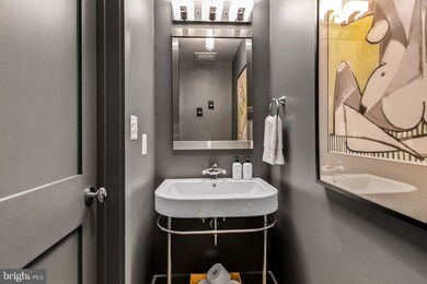 1220 Bank St unit 310, Baltimore, MD 21202 - photo 6