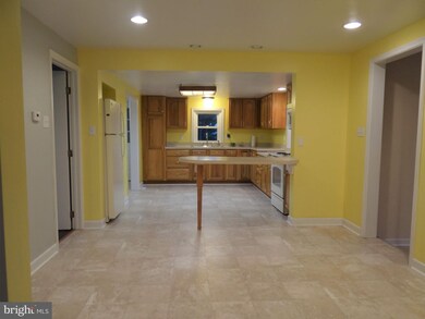 668 Broad St, Honey Brook, PA 19344 - photo 7