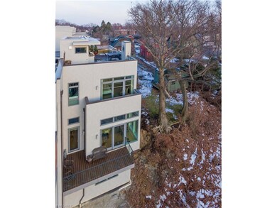 11 Clifton Pointe, a condo on the cliffs of the Ro