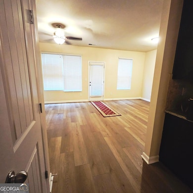 3287 Pennington Dr, Lithonia, GA 30038 - photo 3