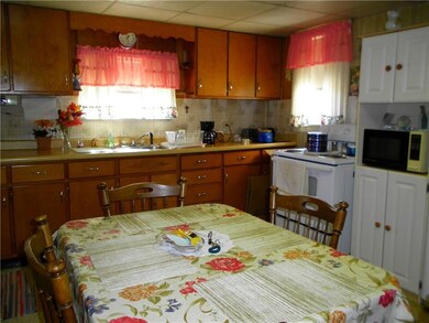 221 2nd St, Latrobe, PA 15650 - photo 5