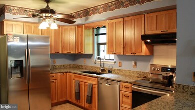 54 Broadleaf Dr, Newark, DE 19702 - photo 2