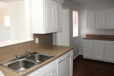 124 Oakhurst Dr, Bedford, TX 76022 - photo 6