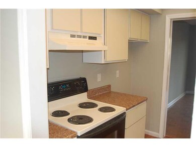 8529 Canterbury Square E, Indianapolis, IN 46260 - photo 5