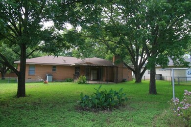 1103 Avenue A, Fredericksburg, TX 78624 - photo 2