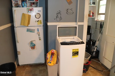 563 Morris St, Albany, NY 12208 - photo 4