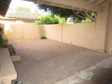 PRIVATE FRONT COURTYARD