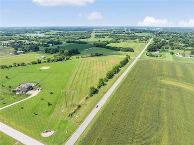 1110 S Prairie Ln, Raymore, MO 64083 - photo 7