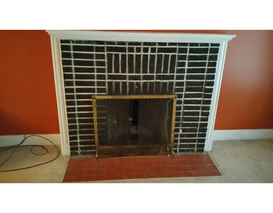 20 Henry Harris St, Chicopee, MA 01013 - photo 2