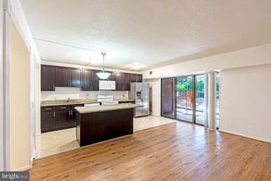 2257 Castle Rock Square unit 2B, Reston, VA 20191 - photo 4