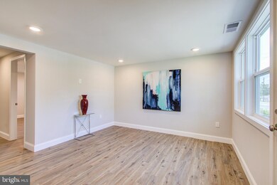 6705 Clinglog St, Capitol Heights, MD 20743 - photo 5