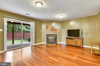 8700 Riverscape Ct, Odenton, MD 21113 - photo 2