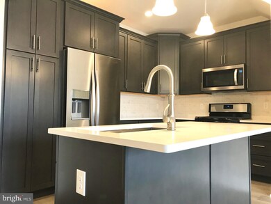 201 Lakeview Ct, King of Prussia, PA 19406 - photo 3