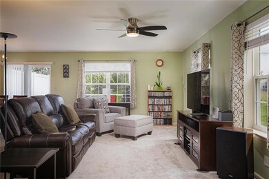 6872 Lincoln Dr, Macungie, PA 18062 - photo 5