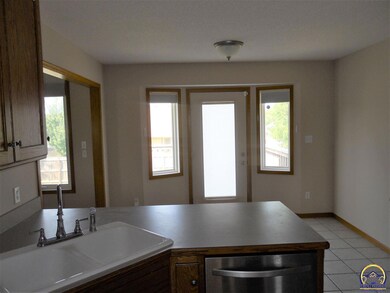 4217 SW Misty Harbor Ave, Topeka, KS 66610 - photo 6