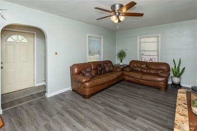 2808 Capitol Ave, Des Moines, IA 50317 - photo 4