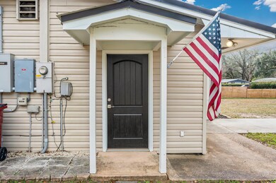 5-web-or-mls-149 Shady Lane-05