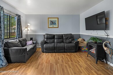 6222 W 12th-005-MLS