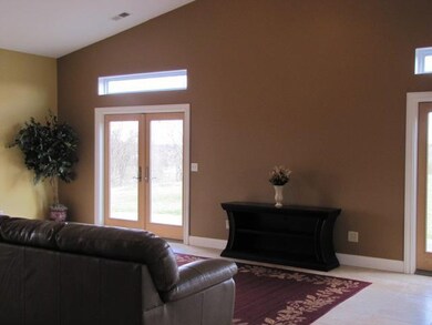 385 Bradford Ln, Harrodsburg, KY 40330 - photo 2