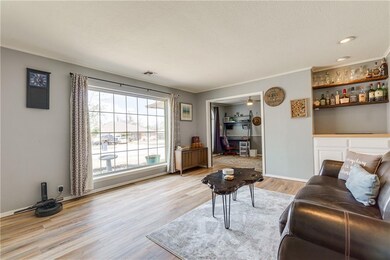 12020 Camelot Dr, Oklahoma City, OK 73120 - photo 4